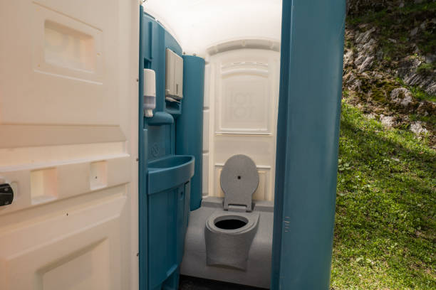 Portable Toilet Options We Offer in Rogersville, AL